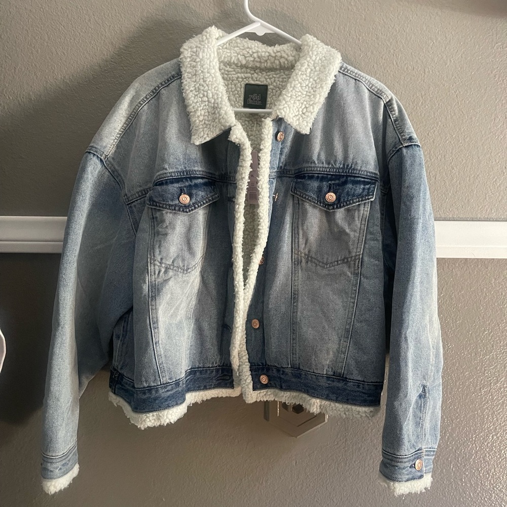 Wild fable jean jacket w/Sherpa lining